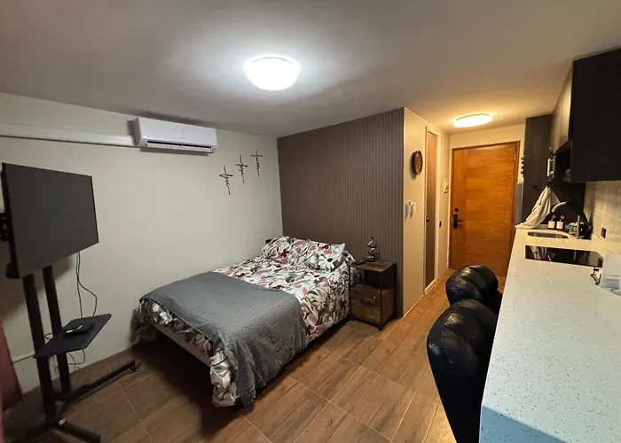 Estudio Moderno En El Centro De Santiago