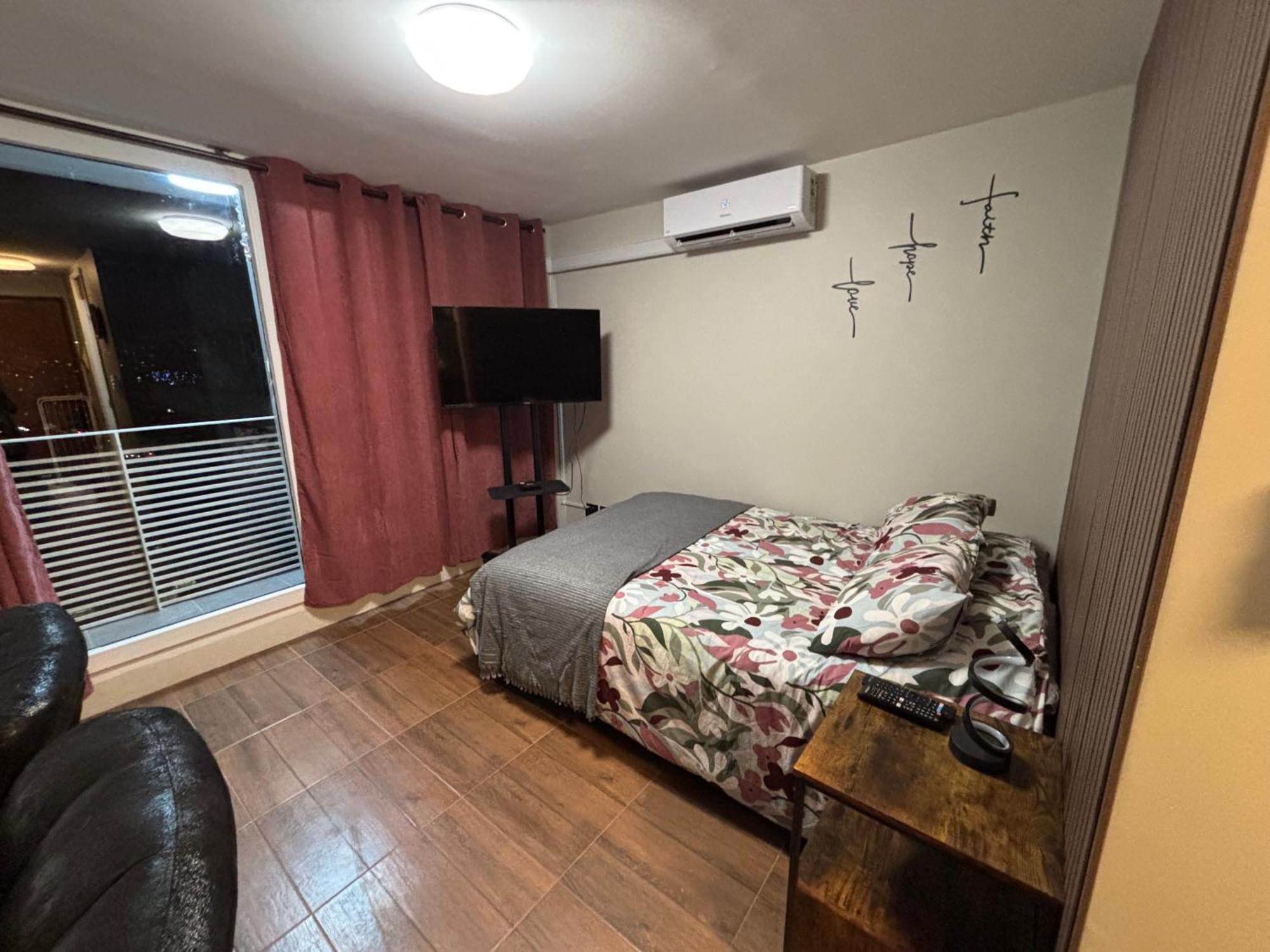 Estudio Moderno En El Centro De Apartamento